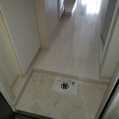 (玄関)