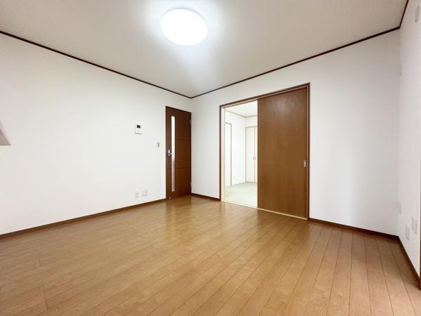 (同仕様写真（リビング）)