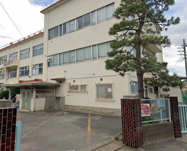 八王子市立由井第二小学校(小学校)