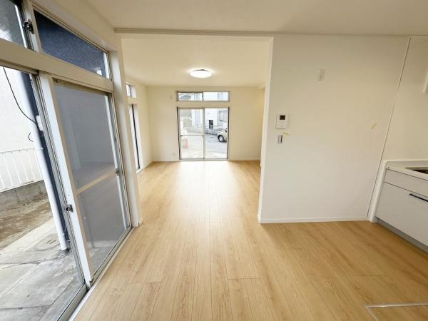 (同仕様写真（リビング）)