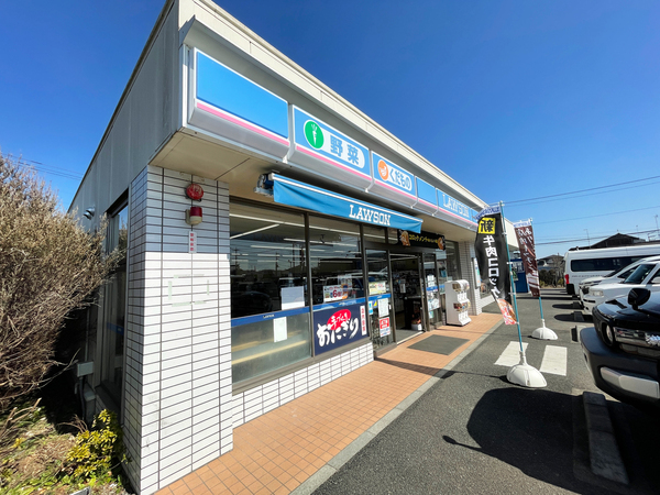 ローソン八王子大楽寺町店(コンビニ)