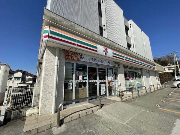 セブンイレブン八王子インター南店(コンビニ)