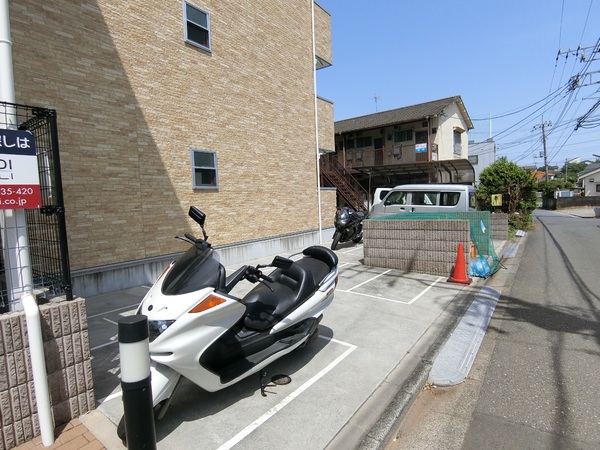 (駐車場)