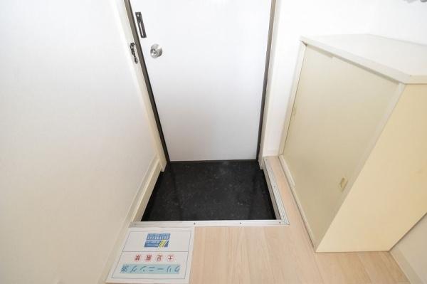 (玄関)