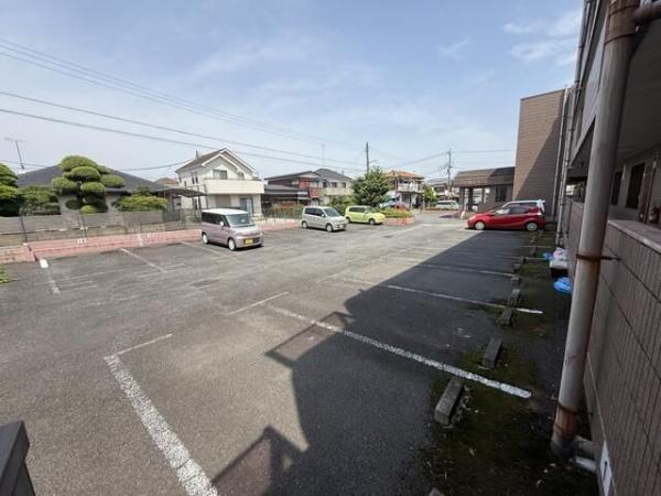 (駐車場)