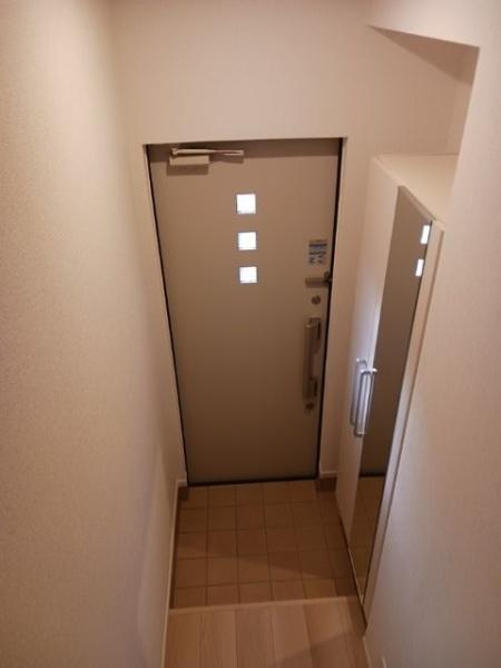 (玄関)