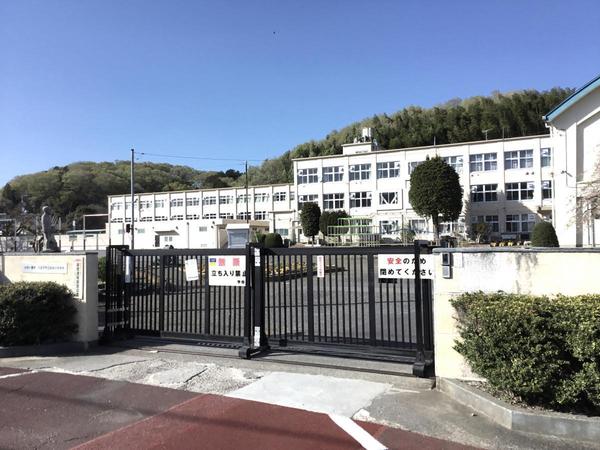 八王子市立加住中学校(中学校)