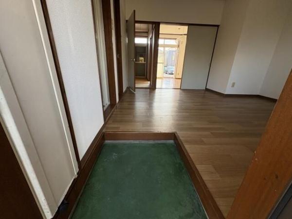 (玄関)