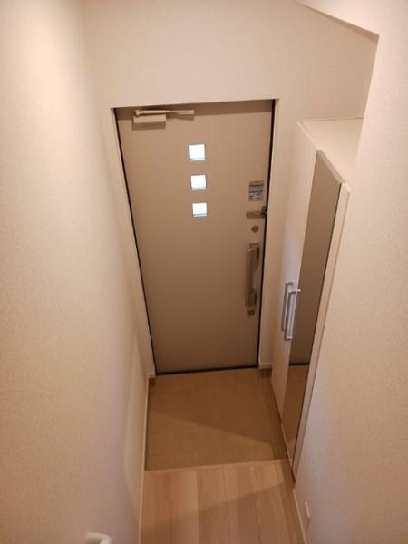 (玄関)