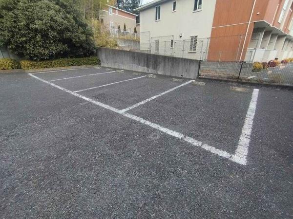 (駐車場)