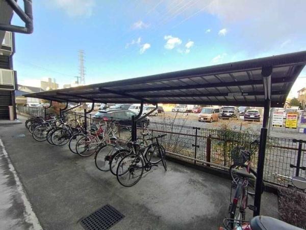 (駐車場)