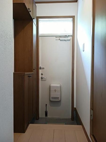 (玄関)